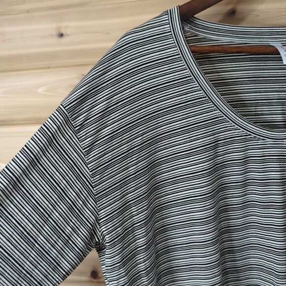 Athleta Top Womens Large Black White Striped Long Sleeve Scoop Neck - Picture 3 of 8